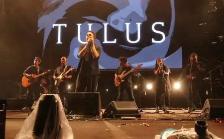 TULUS dan Sentuhan Magisnya Hadirkan Atmosfer Konser yang Hangat di Panggung Festival