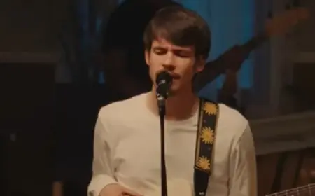 Makna It's Not The Same Anymore Rex Orange County: Kehilangan Bahagia Hingga Bangkit Lagi